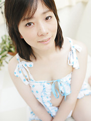 Erotic picture of Ami Ichinose cute japanese girl