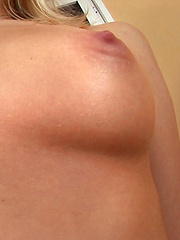 Erotic picture of 18yo Julia Shows her Perfect Body in Close Up