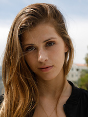 Erotic picture of Mazzy Plimpton At Hollywood Tower