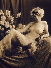 Erotic picture of Vintage fantasy nude chicks posing for the camera
