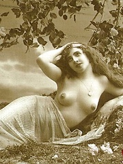 Erotic picture of Vintage fantasy nude chicks posing for the camera
