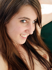 Erotic picture of Stacy in her first erotic photo session