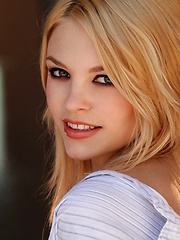 Erotic picture of Bree Daniels - is an all natural teen with a rocking body