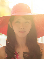 Erotic picture of Neo Asian babe has one of her best photo sessions out of house