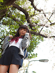 Erotic picture of Yuuri Shiina Asian in school uniform is so cute while walking