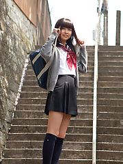 Erotic picture of Yuuri Shiina Asian in school uniform is so cute while walking