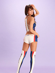 Erotic picture of Maya Sano Asian has hard to resist curves in latex for photos