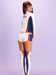 Erotic picture of Maya Sano Asian has hard to resist curves in latex for photos