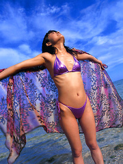 Erotic picture of Mihiiro Asian model takes lingerie off and exposes her hot curves