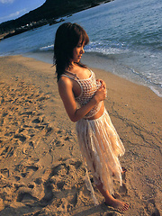 Erotic picture of Mihiiro Asian model takes lingerie off and exposes her hot curves