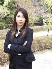 Erotic picture of Hikaru Matsu flaunts her hot body outdoors