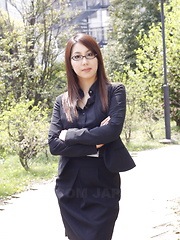 Erotic picture of Hikaru Matsu flaunts her hot body outdoors