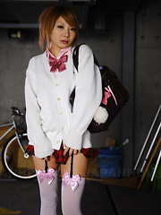 Erotic picture of Sexy teen Rui Hazuki poses in short skirt out