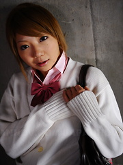 Erotic picture of Sexy teen Rui Hazuki poses in short skirt out